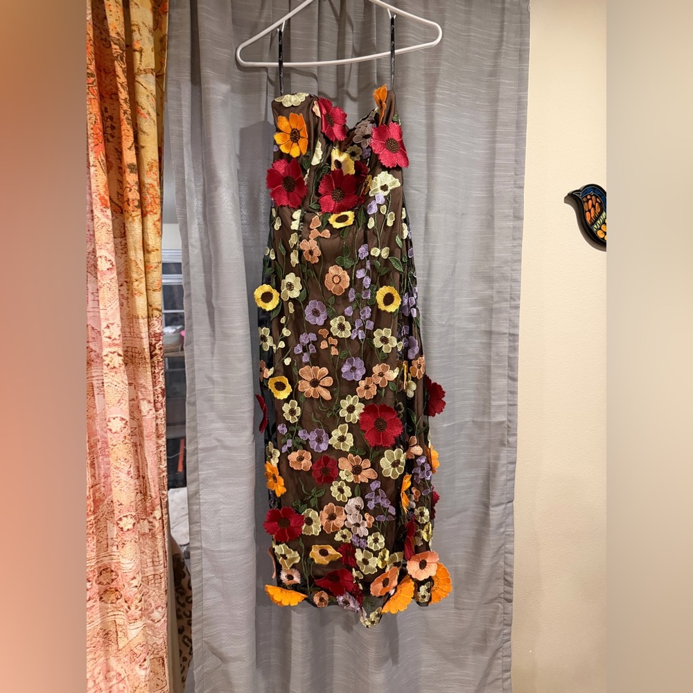 NWT Lulu's Floral Embroidered Midi Dress - Multicolor Size Medium
